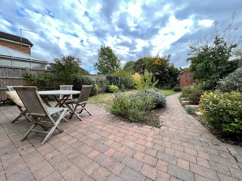 Modern 3 Bed House With Garden And Parking Cambridge (Cambridgeshire)
